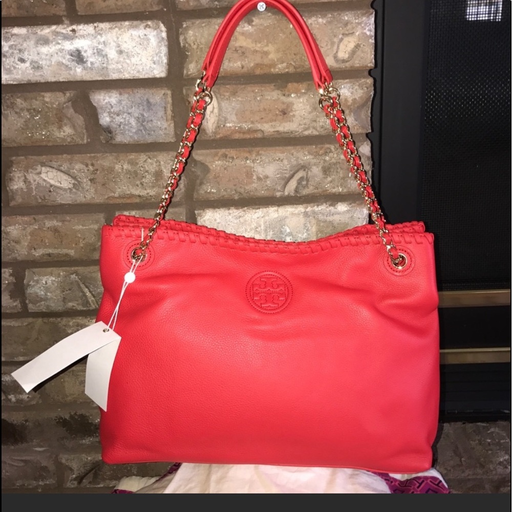 Xmas Red -TONY BURCH BNWT MARION CHAIN SHOULDER